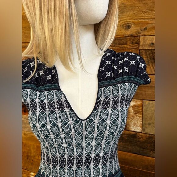 MAX STUDIO Fit and Flare, Smocked Navy colored Mini Dress  EUC sz L - Picture 7 of 11